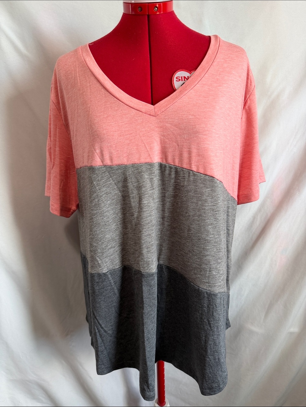 Colorblock V-Neck Short Sleeve Top in Pink and Gray